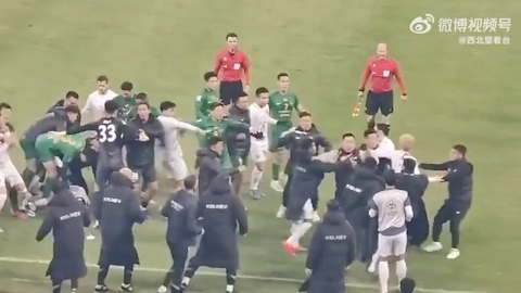 Cầu thủ Trung Quốc và Thái Lan hỗn chiến sau trận đấu tại AFC Champions League